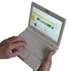 Asus ноутбуки:нетбук Asus 9".:ASUS Eee PC 900 (EEEPC-0900X120LWB )